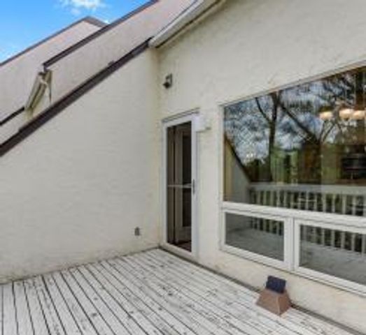 3062 Lake Shore Drive, Minneapolis, MN 55416