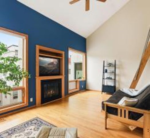 3062 Lake Shore Drive, Minneapolis, MN 55416