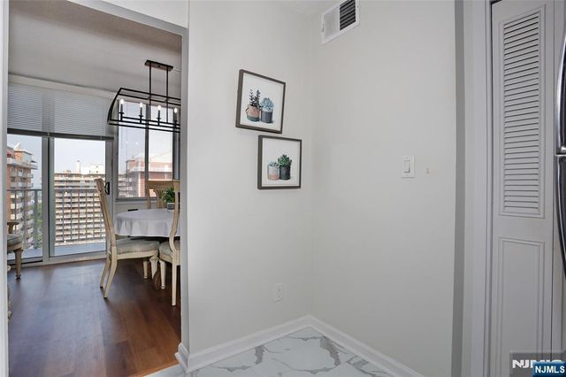 160 Overlook Avenue 19D, Hackensack, NJ 07601
