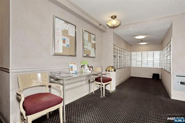 160 Overlook Avenue 19D, Hackensack, NJ 07601