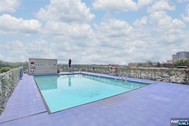 160 Overlook Avenue 19D, Hackensack, NJ 07601