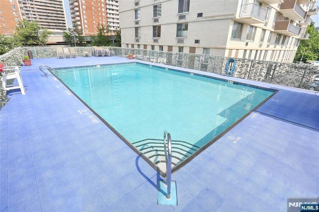 160 Overlook Avenue 19D, Hackensack, NJ 07601