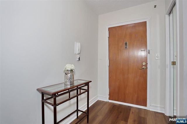 160 Overlook Avenue 19D, Hackensack, NJ 07601