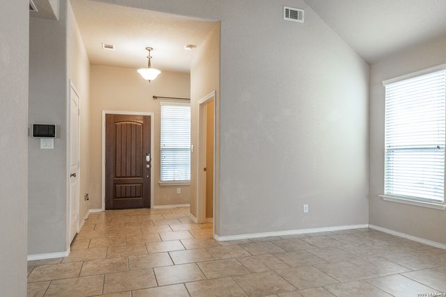 6423 Candleoak Cir, San Antonio, TX 78244