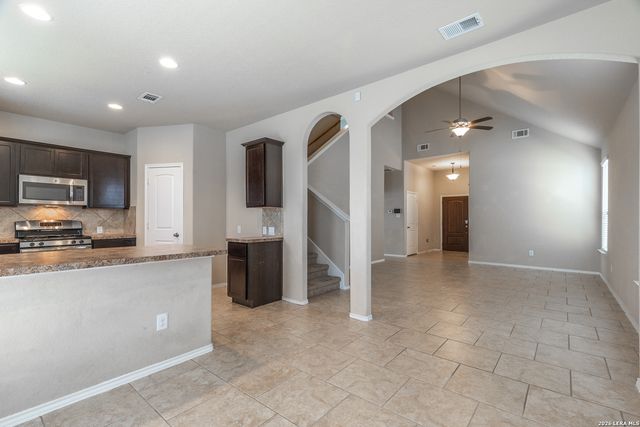 6423 Candleoak Cir, San Antonio, TX 78244