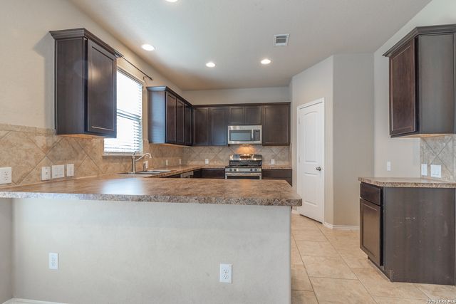 6423 Candleoak Cir, San Antonio, TX 78244