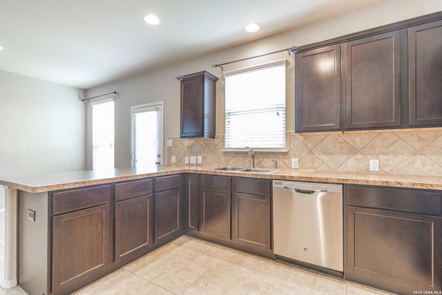 6423 Candleoak Cir, San Antonio, TX 78244