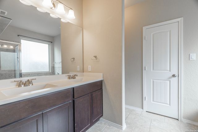 6423 Candleoak Cir, San Antonio, TX 78244