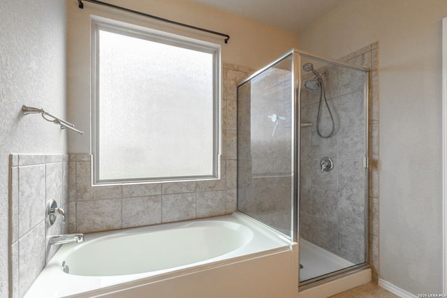 6423 Candleoak Cir, San Antonio, TX 78244