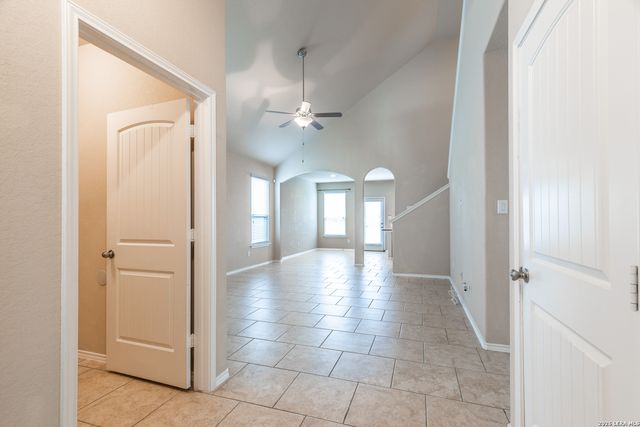 6423 Candleoak Cir, San Antonio, TX 78244