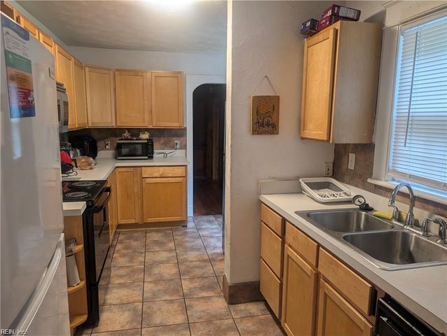 5165 E Princess Anne RD, Norfolk, VA 23502