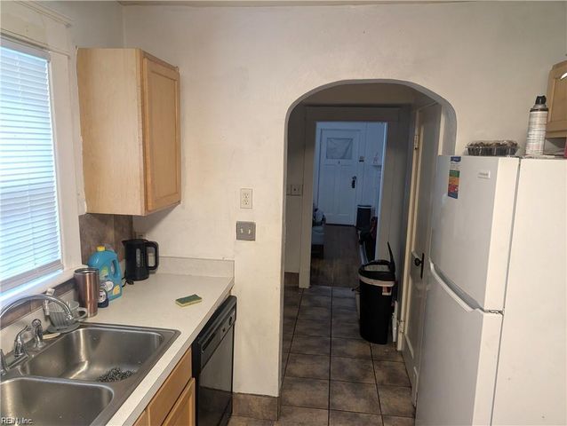 5165 E Princess Anne RD, Norfolk, VA 23502