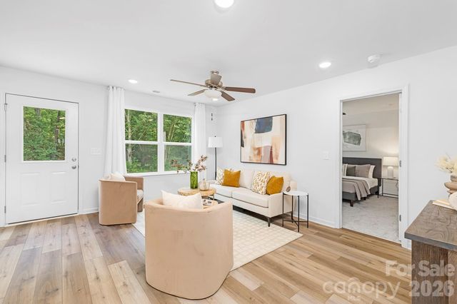 2807 17th Street Court NE, Hickory, NC 28601