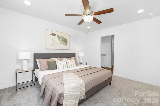 2807 17th Street Court NE, Hickory, NC 28601