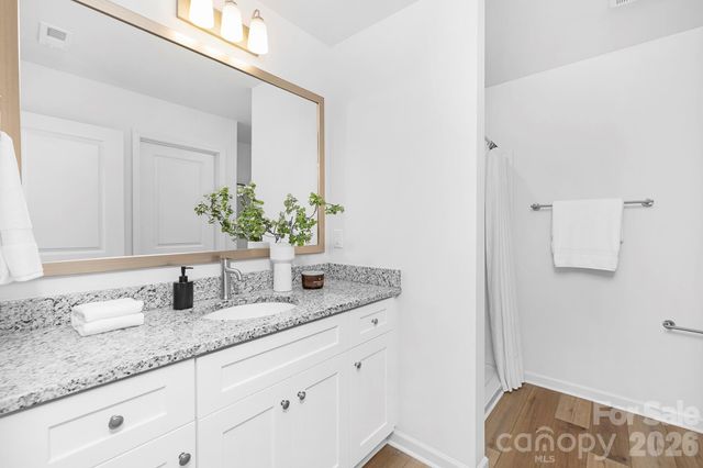 2807 17th Street Court NE, Hickory, NC 28601