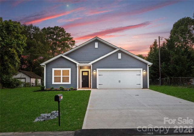 2807 17th Street Court NE, Hickory, NC 28601