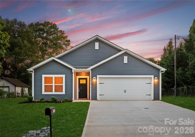 2807 17th Street Court NE, Hickory, NC 28601