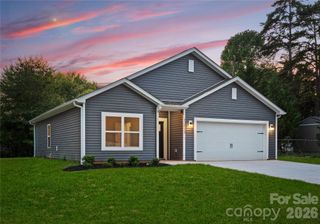 2807 17th Street Court NE, Hickory, NC 28601