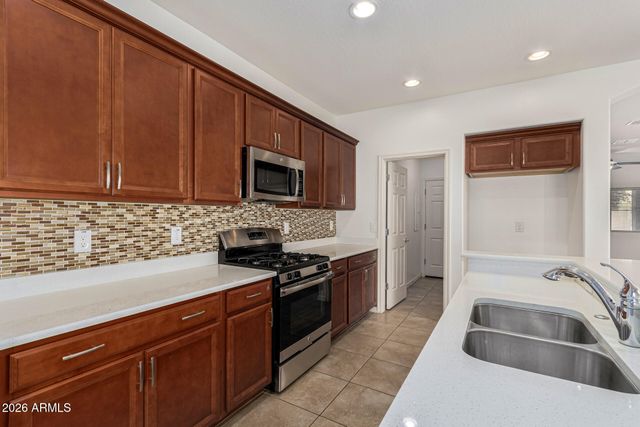 476 W HONEY LOCUST Avenue, San Tan Valley, AZ 85140