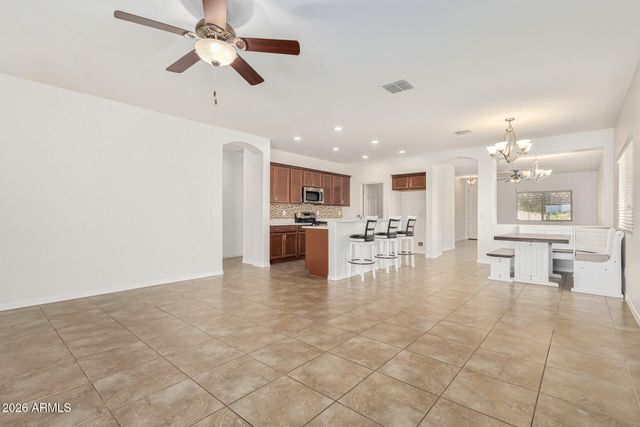 476 W HONEY LOCUST Avenue, San Tan Valley, AZ 85140