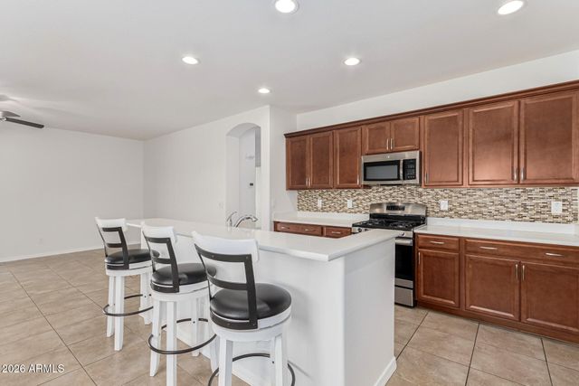 476 W HONEY LOCUST Avenue, San Tan Valley, AZ 85140