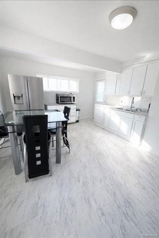 2315 Hartwick Highway, Lincoln Park, MI 48146