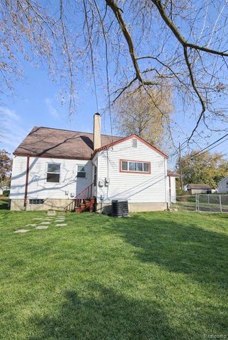 2315 Hartwick Highway, Lincoln Park, MI 48146