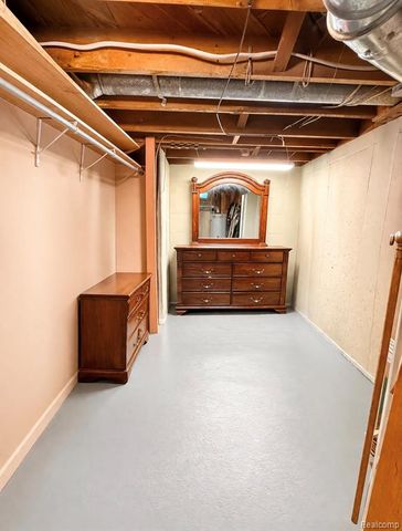 2315 Hartwick Highway, Lincoln Park, MI 48146