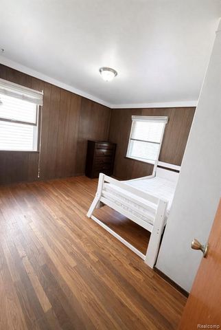 2315 Hartwick Highway, Lincoln Park, MI 48146