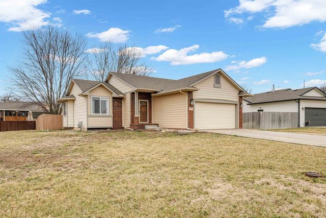 1101 N Raintree Dr, Derby, KS 67037