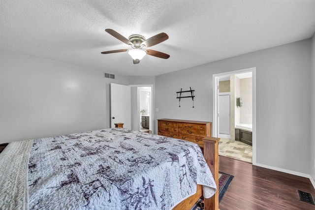 1101 N Raintree Dr, Derby, KS 67037