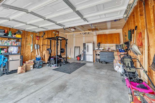 1101 N Raintree Dr, Derby, KS 67037