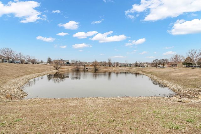 1101 N Raintree Dr, Derby, KS 67037