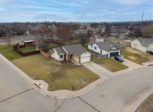 1101 N Raintree Dr, Derby, KS 67037