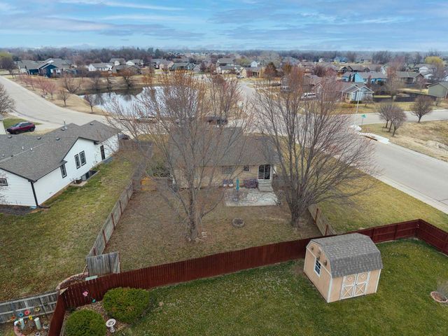 1101 N Raintree Dr, Derby, KS 67037