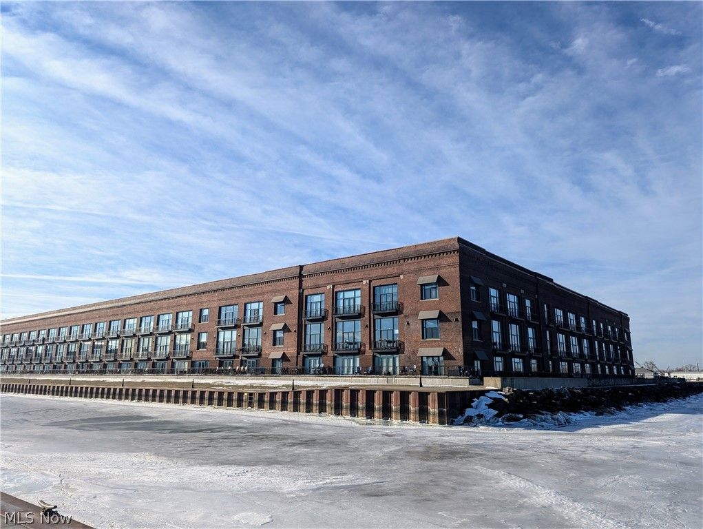 401 W SHORELINE Drive 206, Sandusky, OH 44870