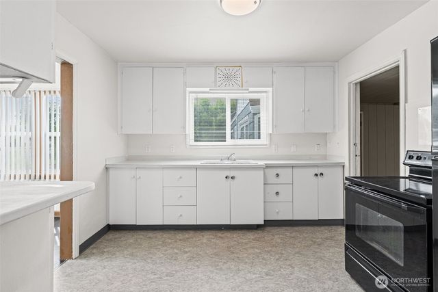 205 W Saar Street, Kent, WA 98032