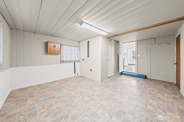 205 W Saar Street, Kent, WA 98032