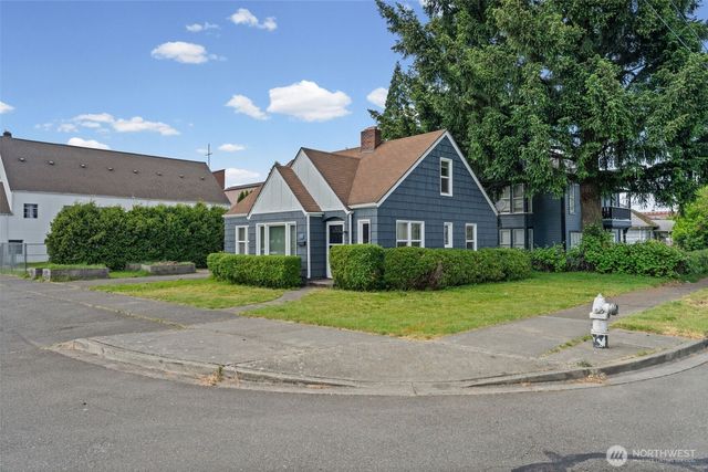 205 W Saar Street, Kent, WA 98032