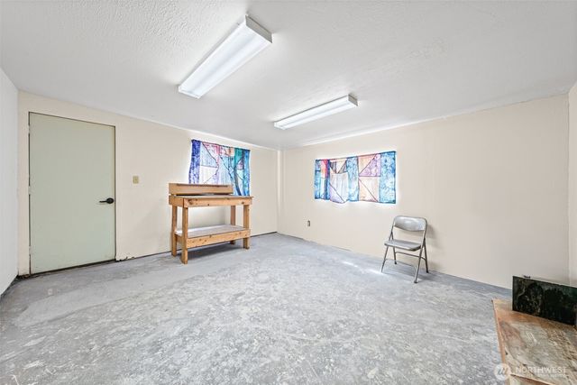 205 W Saar Street, Kent, WA 98032