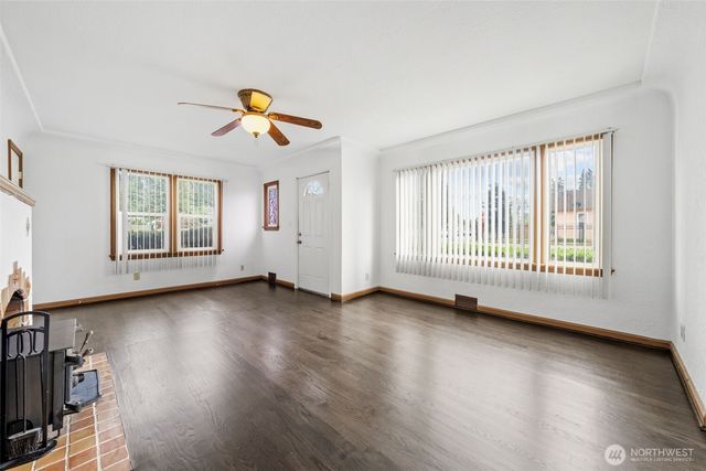 205 W Saar Street, Kent, WA 98032