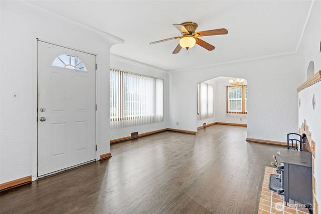 205 W Saar Street, Kent, WA 98032