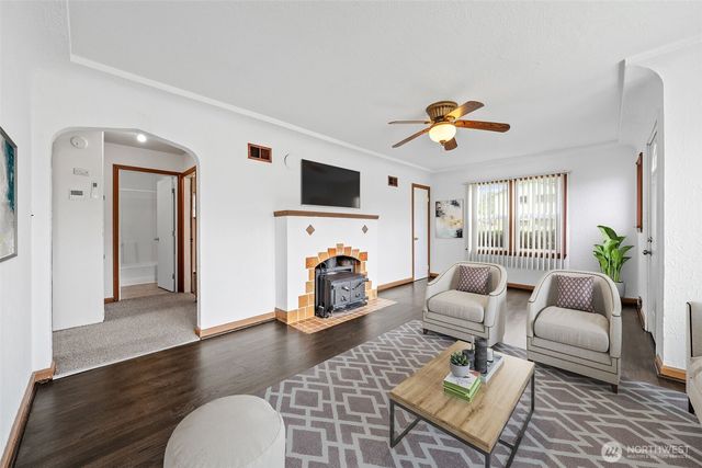 205 W Saar Street, Kent, WA 98032