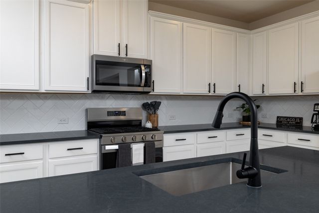 212 Colvin Lane, Justin, TX 76247