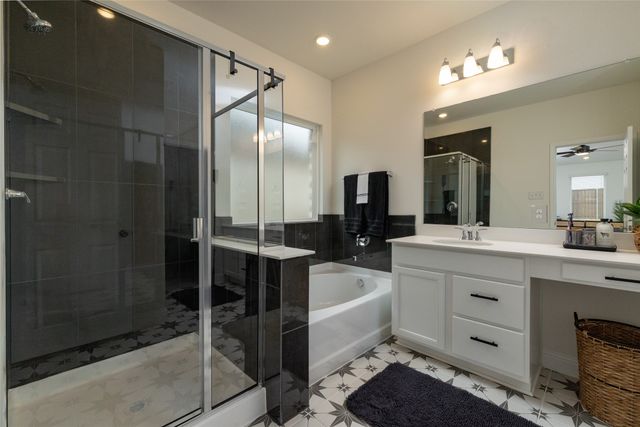 212 Colvin Lane, Justin, TX 76247