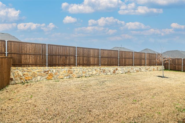 212 Colvin Lane, Justin, TX 76247