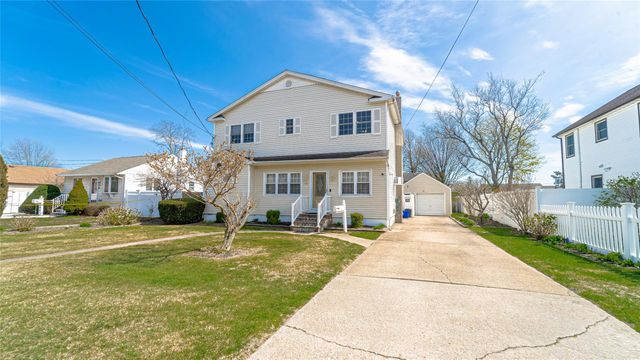 96 17th Street, West Babylon, NY 11704