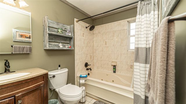 96 17th Street, West Babylon, NY 11704