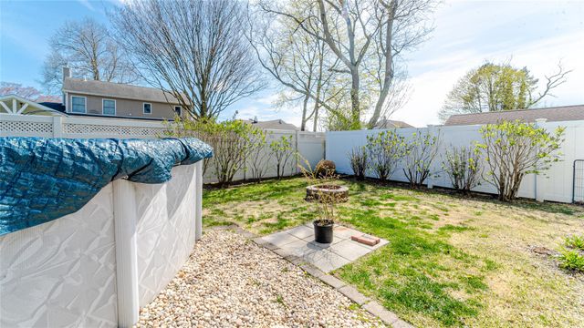 96 17th Street, West Babylon, NY 11704