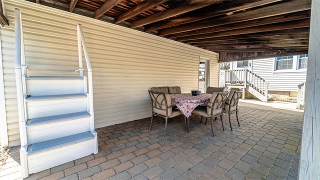 96 17th Street, West Babylon, NY 11704